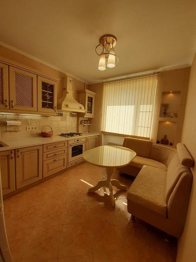 Apartment In Historical Centre Odesa Exterior photo
